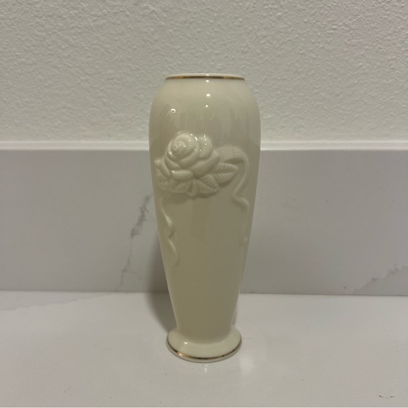 Lenox Beautiful Ivory Rose Blossom Karat Gold Trim Small Bud Flower Vase - Picture 6 of 9